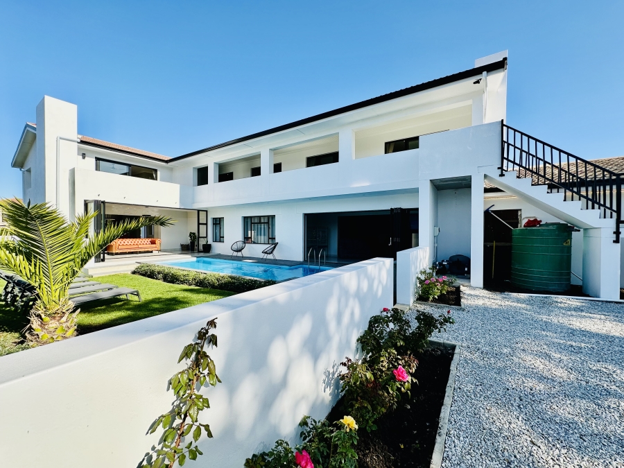 9 Bedroom Property for Sale in Westcliff Western Cape